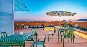 Xi'an Sky Garden Rooftop Social Hostel - Steps from Bell Tower & Food St - 24H Front Desk - EnglishFriendly - Image 3