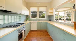 The Captain's Manor - Great location! - Image 4
