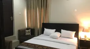 Choice Suites II - Image 2