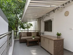 Hotel Lotus - Image 2