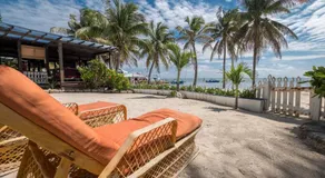 Holiday Hotel - Image 2