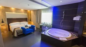 Felix Hotel - Image 2