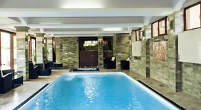 Hotel Grand - Image 2