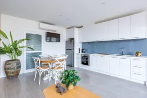 Blue Waters on the Beach: absolute beachfront & views - Image 3
