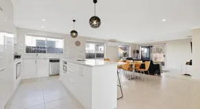 The Grampian in Cowes BYO LINEN & TOWELS - Image 5