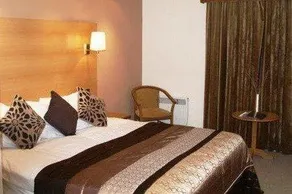 Crowwood Hotel and Alba Restaurant - Image 2