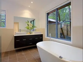 Aurora Holiday Home - Image 2