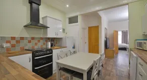 Brightwater Modern Ground Floor, 2 bedroom Apartment, with games, chill out room - Image 3