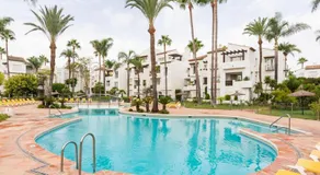 Increíble bajo con jardín primera línea playa - Image 3