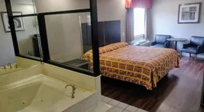 Palace Inn 610 & MLK - Image 2