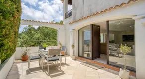 CHARMANT 2 PIECES DANS VILLA INDIVIDUELLE TERRASSES JARDIN - Image 3