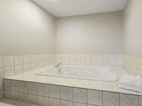 SureStay by Best Western Brockville - Image 5