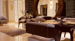 Le Aura Grand Hotel - Image 4