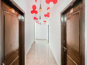 OYO Flagship 82749 Hotel Royal Rooms - Image 5