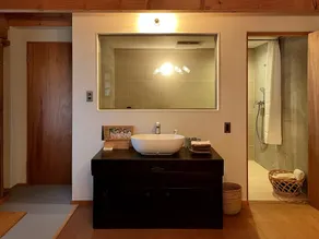 A historic warehouse inn surrounded by Nagano's na - The Bath & Bed Obuse - Image 2