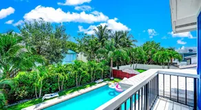 Sunset Haven with Saltwater Pool & mins to beach - Image 3