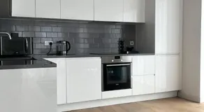 2 bedroom 2 bathroom Luxe Apartment Royal Wharf - Image 4