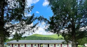 Coach Stop Inn - Image 4
