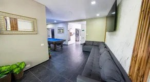 6 bedroom and Jacuzzi 1 block from LLeras P6 - Image 5