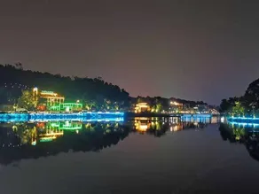 Shuiyuanshe Holiday Hotel - Image 3
