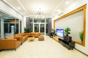 Moon House - Image 4