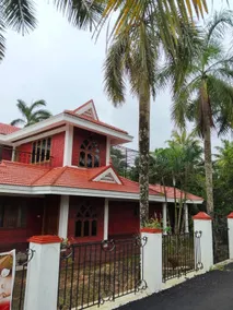 Mansion Du Lac - Image 2