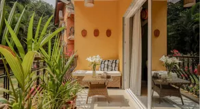 Casa Superfly 2BHK with Rooftop Jacuzzi & Terrace Deck Excellent Location Boilermaker Thalassa - Image 5