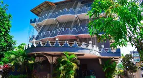 SSS HOTEL - Image 2
