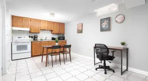 Spacious & Quiet 4bd House in Prime Location! - Image 3