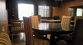 Allure Suites - Guest Room - Image 4