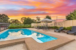 Burringa Garden Motel - Image 2