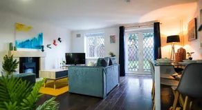 Spacious 4-Bed Contractor House with Parking and Fast WiFi in Luton by Jesswood Properties - Image 3