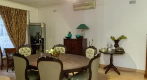 Ronique's Guest House - Image 4