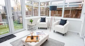 Family-Friendly 3-Bed Home Downstairs Bath & Bed Perfect Long Stays NW3 - Image 5