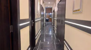 Sky Suites By Glitz Hotels Nr Internatinational Airport Mumbai - Image 4