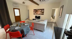 Superbe maison d artiste avec patio centre ville - Image 3
