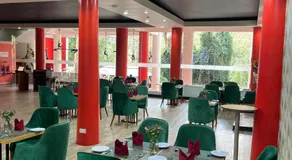 West Wood Hotel - Image 4
