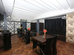 15994 Hotel Bullet Inn & Lounge - Image 2