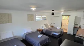 Agnes Palms Motel - Image 2