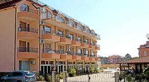 Hotel Black Sea - Breakfast, Pool & Free Parking - Image 3