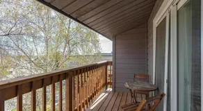 NHP YK B&B - Large Deck- Hot Tub - Massage chair and seasonal swimming pool- Free parking - Pet friendly - Image 5