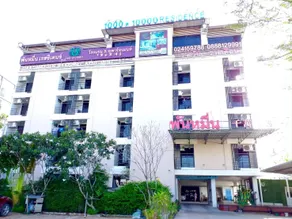 THOUSAND-TEN THOUSAND HOTEL - Image 3