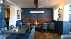 Rooms at The Dressers Arms - Image 5