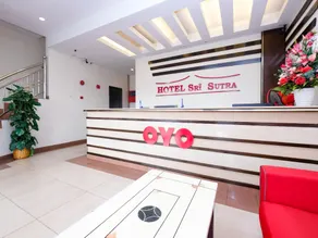 OYO 89968 Sri Sutra Hotel - Image 4
