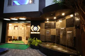Hotel Emirates - Image 5