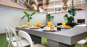 Spacious New and Renovated Apartment in Plaza Espana with Stunning Terrace-Garden and Exquisite Deco - Image 4