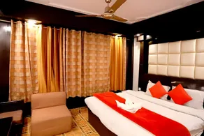 Calux Hill Queen (Formerly Amara at Mall Road with Free Parking) - Image 2