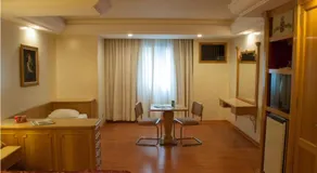 King Hotel - Image 2