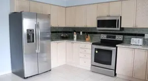 Detached 3 BR home in Ajax,On - Image 4