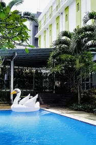 IZI Hotel - Image 2